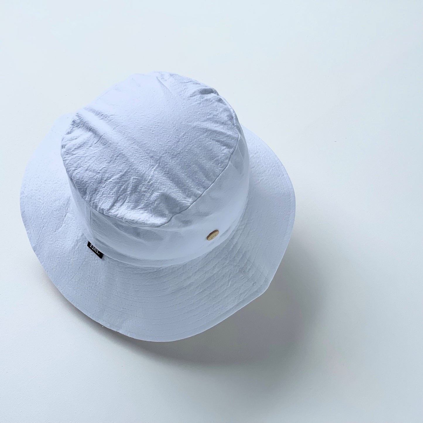 fini. sailor | crisp white-fini. the label